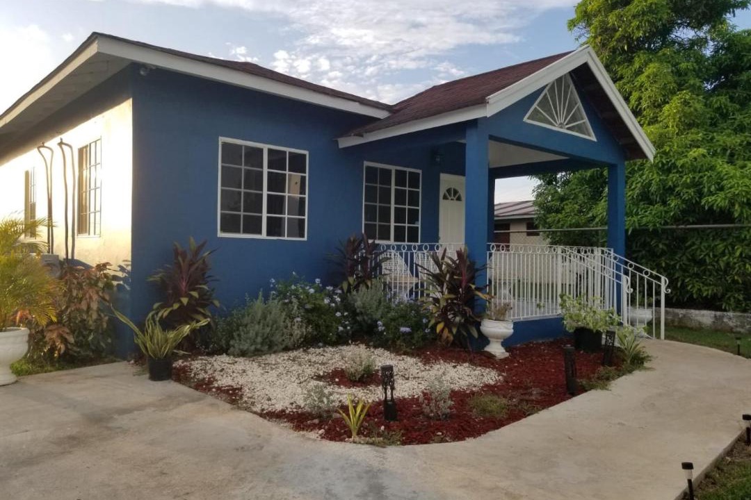 Photo of Buildings in Savanna la Mar
