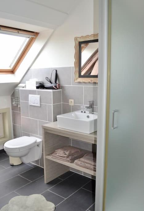 Photo of Bathroom in Zevekote