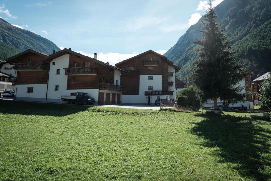 Photo of Others in Taesch