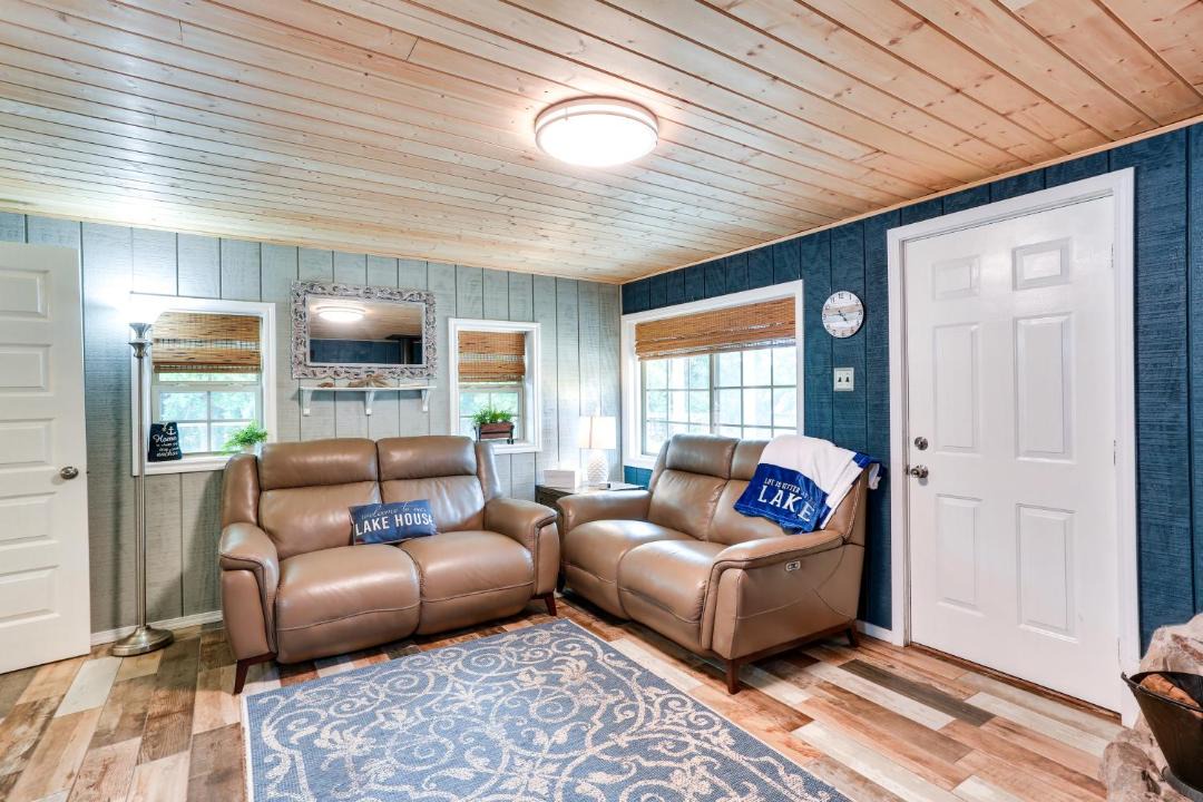 Photo of Livingroom in Kingston