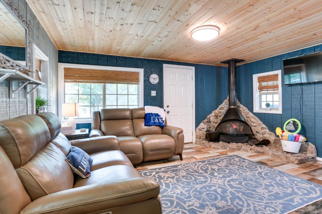 Photo of Livingroom in Kingston