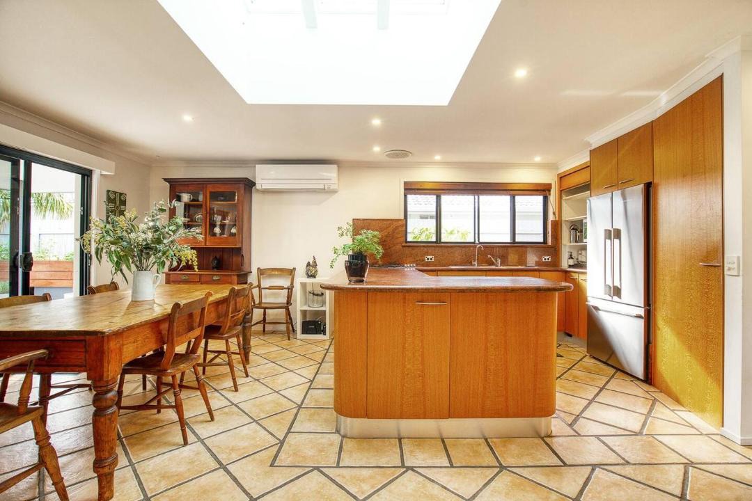 Photo of Livingroom in Broadbeach Waters