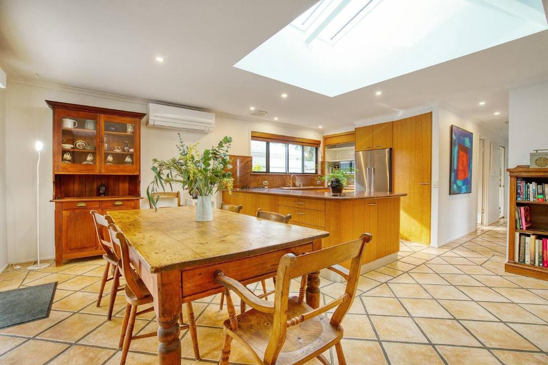 Photo of Livingroom in Broadbeach Waters