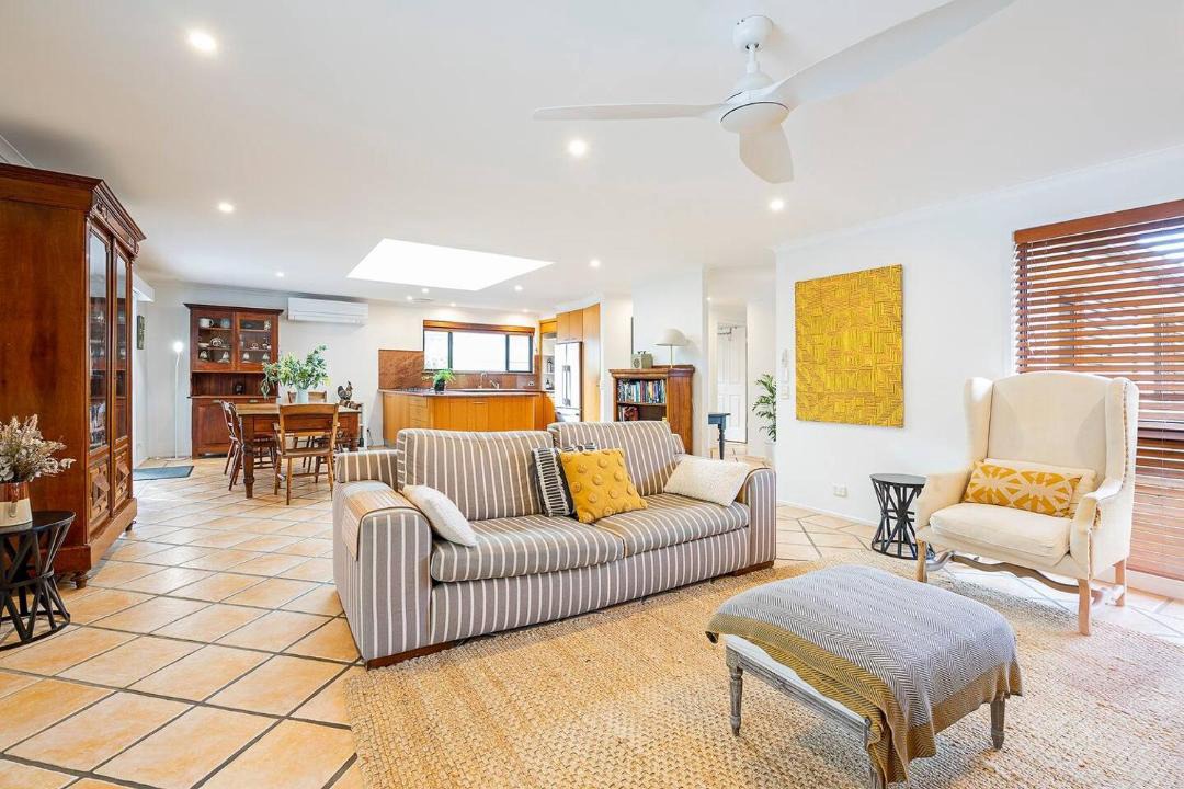 Photo of Livingroom in Broadbeach Waters