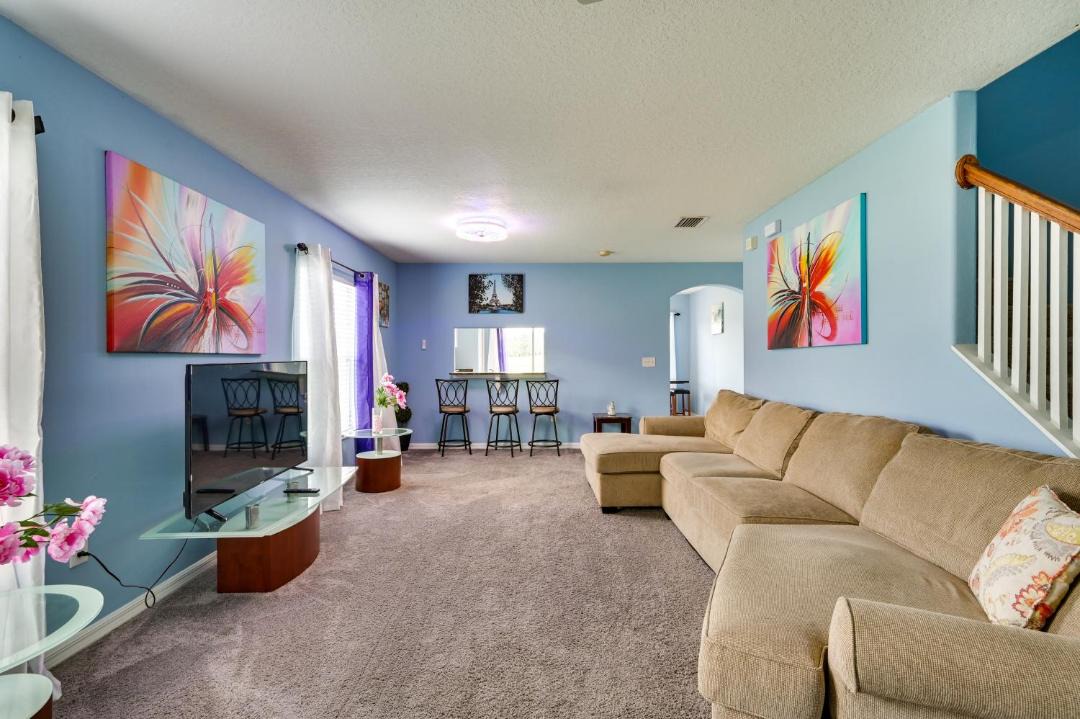 Photo of Livingroom in Wesley Chapel South