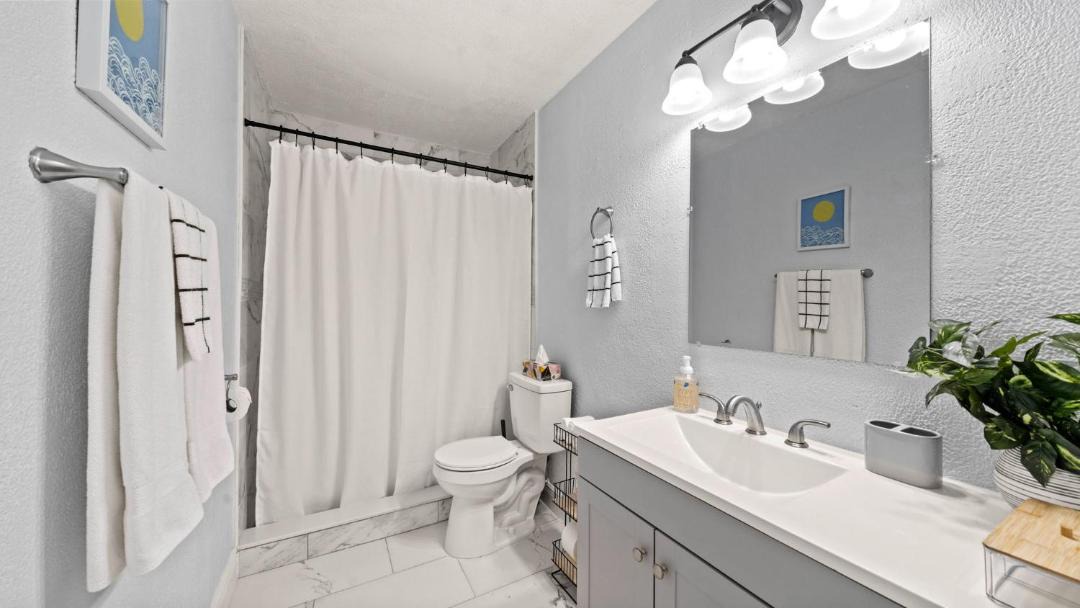 Photo of Bathroom in Orient Park