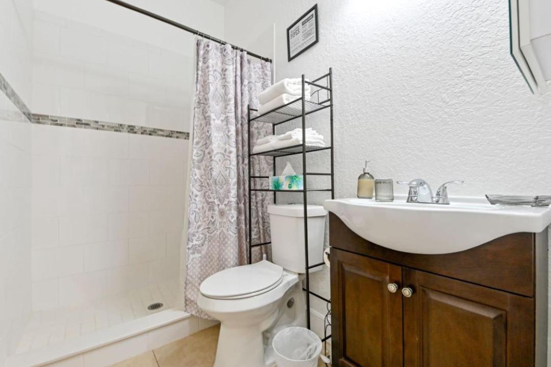Photo of Bathroom in Limona Improvement