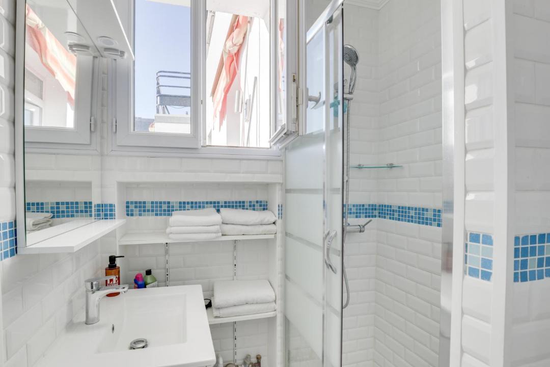 Photo of Bathroom in Quartier de l'Ecole-Militaire