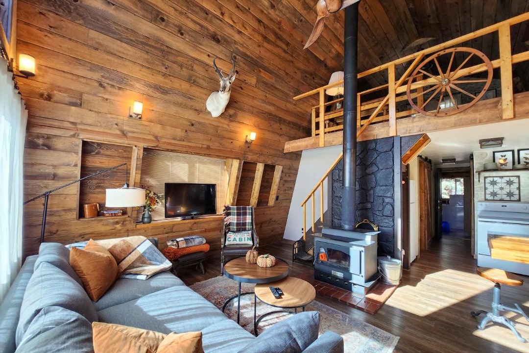 Photo of Livingroom in Meadow View Heights