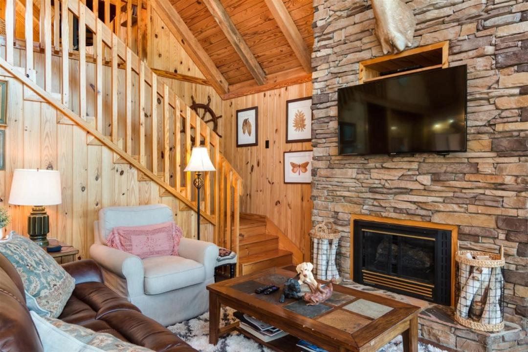 Photo of Livingroom in Six Mile