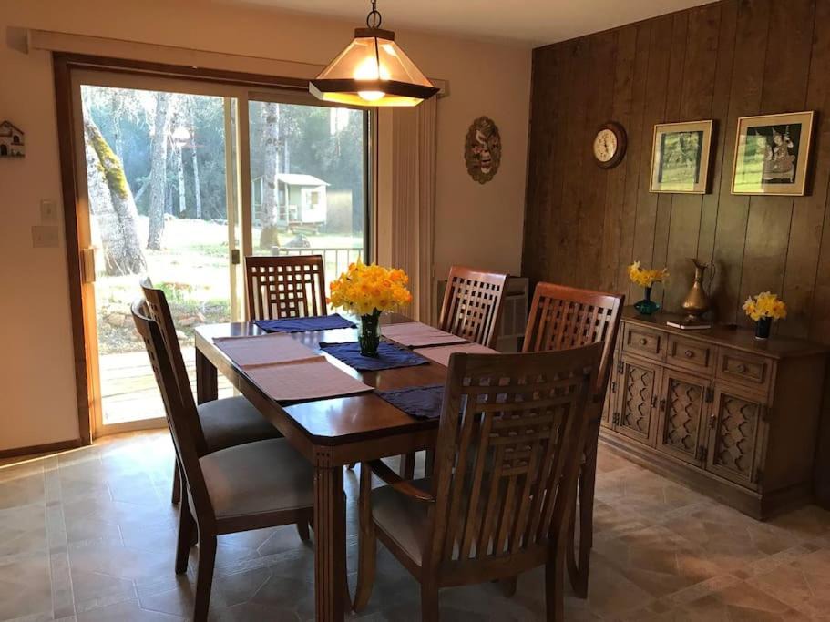 Photo of Livingroom in Midpines