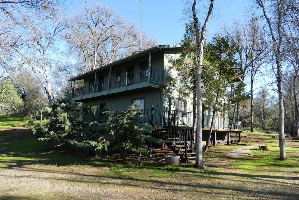 Photo of Buildings in Midpines