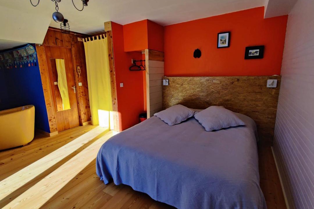 Photo of Bedroom in Molines-en-Queyras