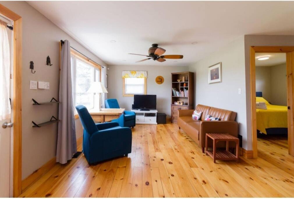 Photo of Livingroom in Prince Edward