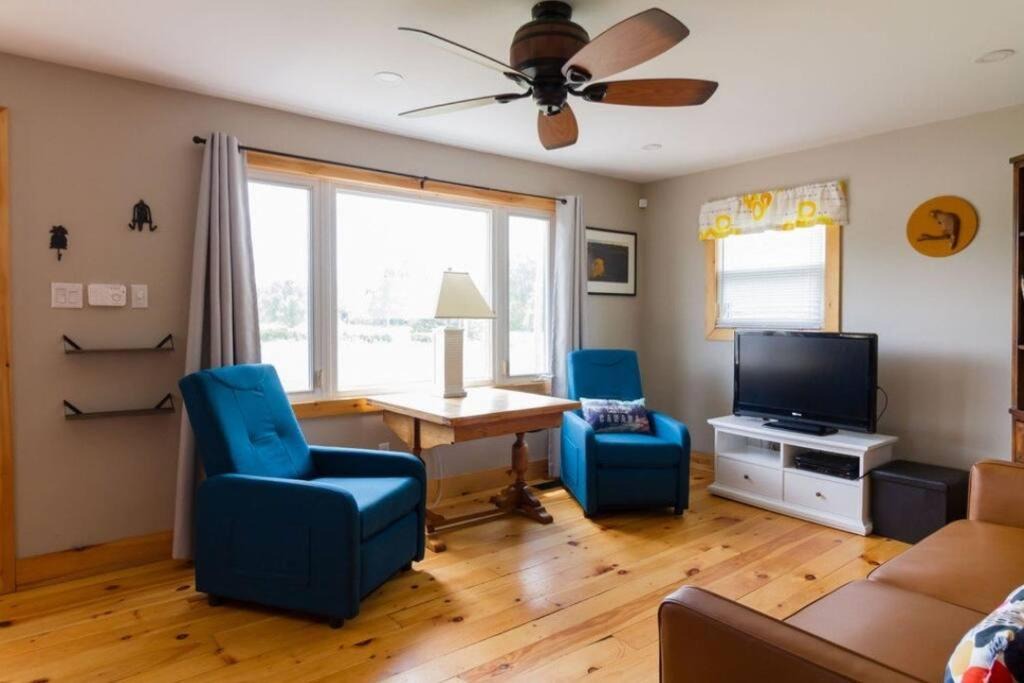 Photo of Livingroom in Prince Edward