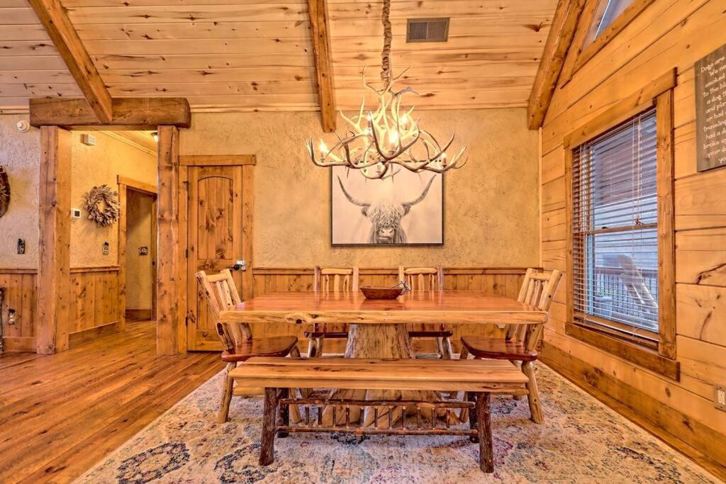 Photo of Livingroom in East Ellijay