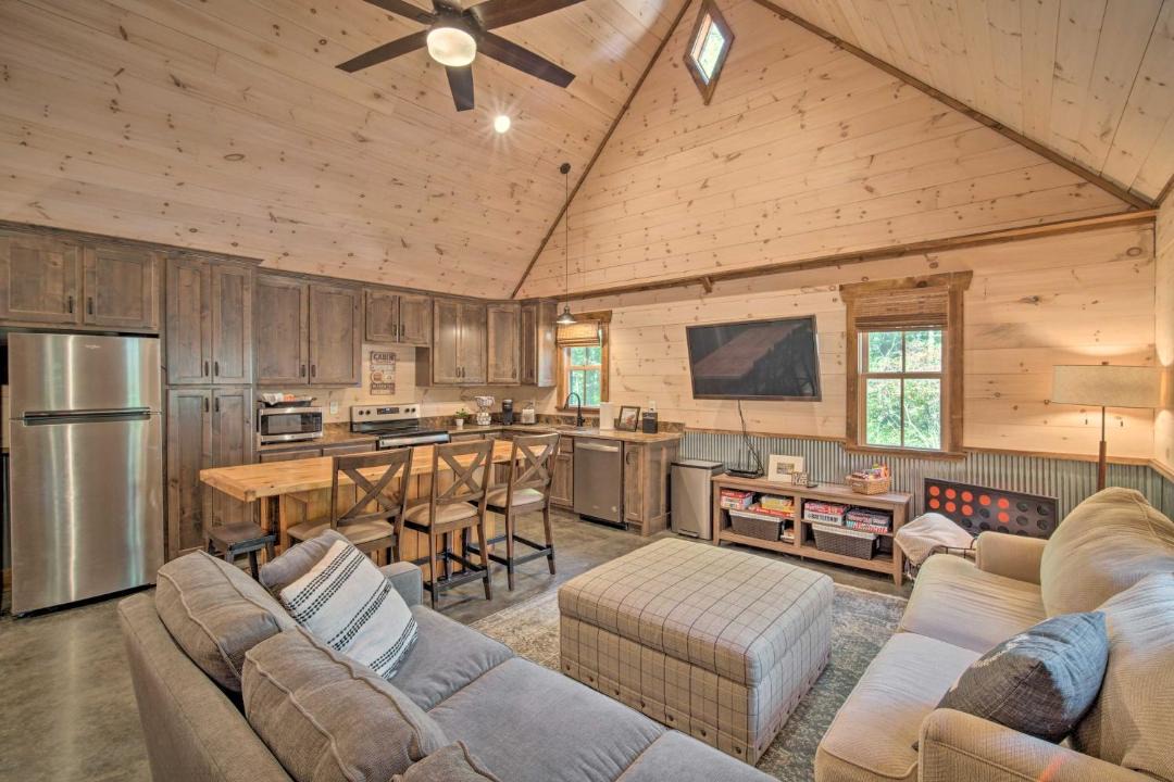 Photo of Livingroom in Rising Fawn