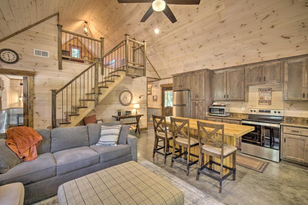 Photo of Livingroom in Rising Fawn