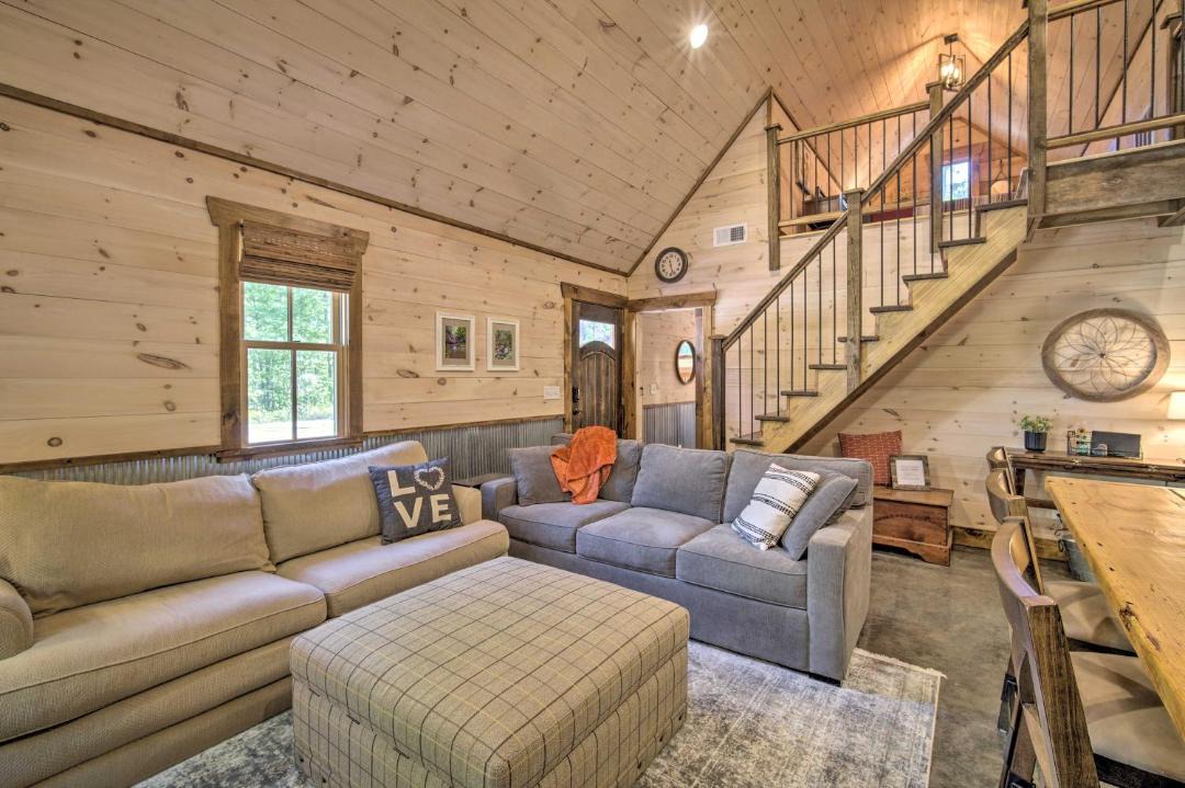 Photo of Livingroom in Rising Fawn