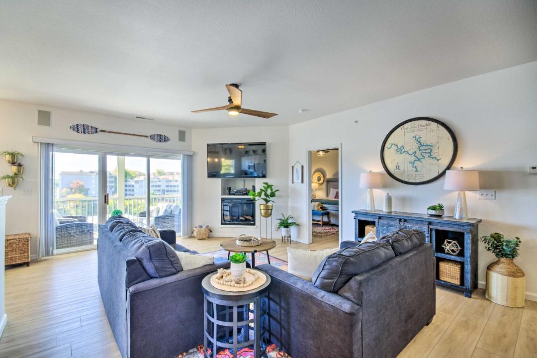 Photo of Livingroom in Village of Four Seasons