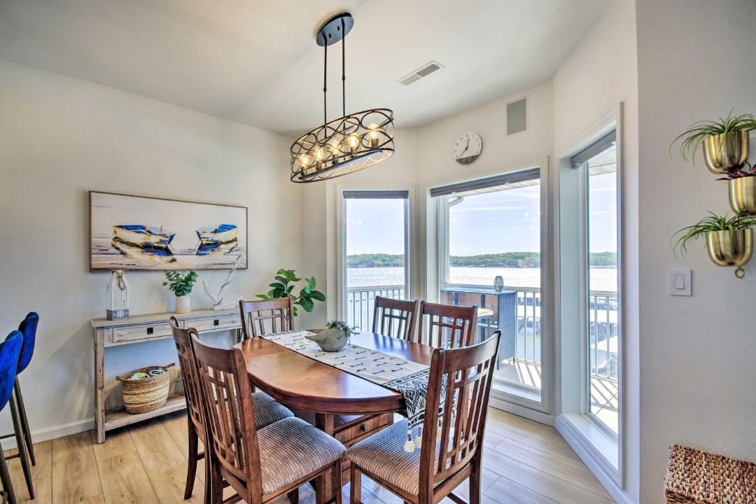 Photo of Livingroom in Village of Four Seasons