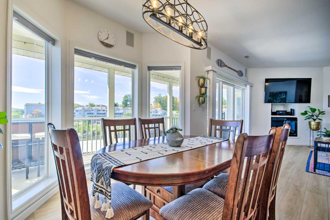 Photo of Livingroom in Village of Four Seasons