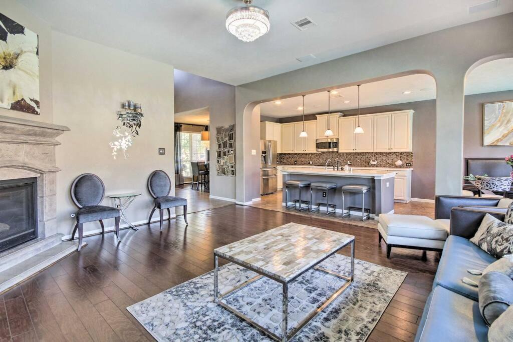 Photo of Livingroom in Cypress