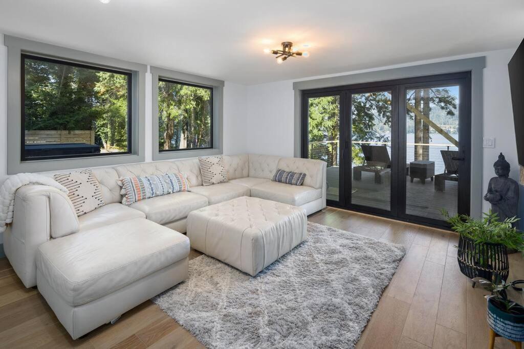 Photo of Livingroom in Sudden Valley