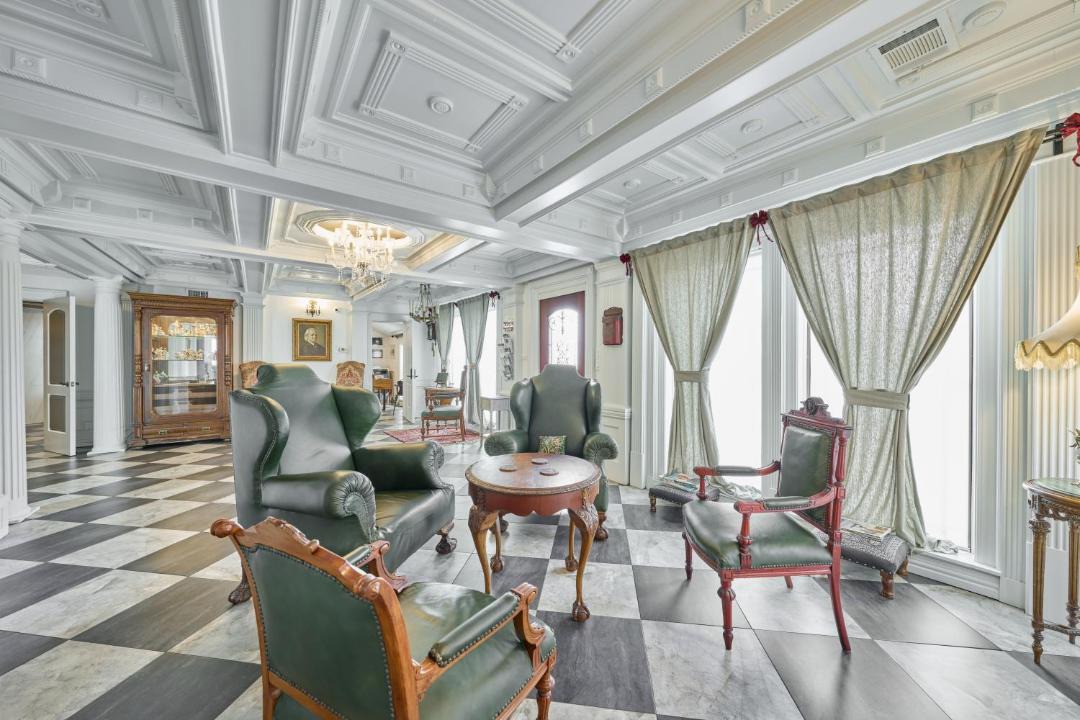 Photo of Livingroom in South Central Houston