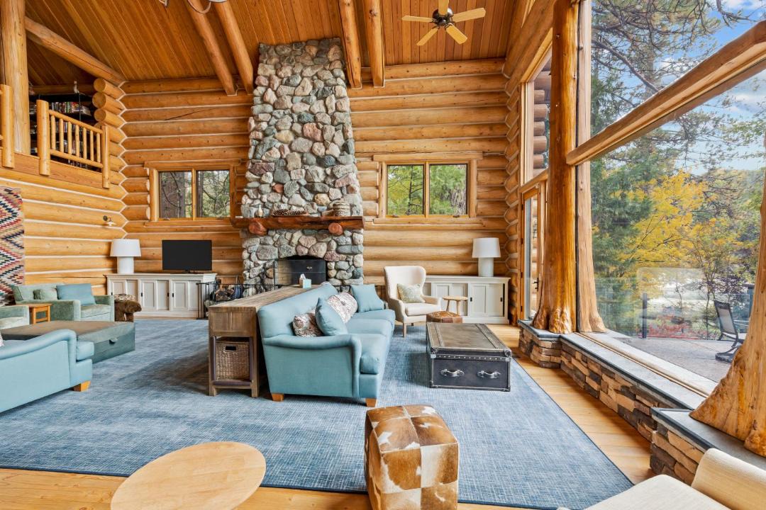 Photo of Livingroom in Bass Lake