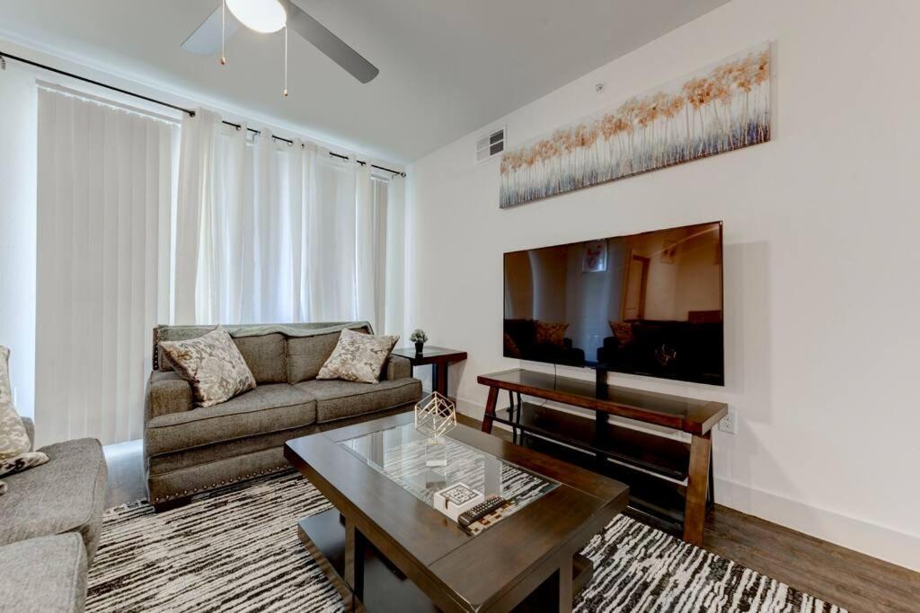 Photo of Livingroom in North Burnet