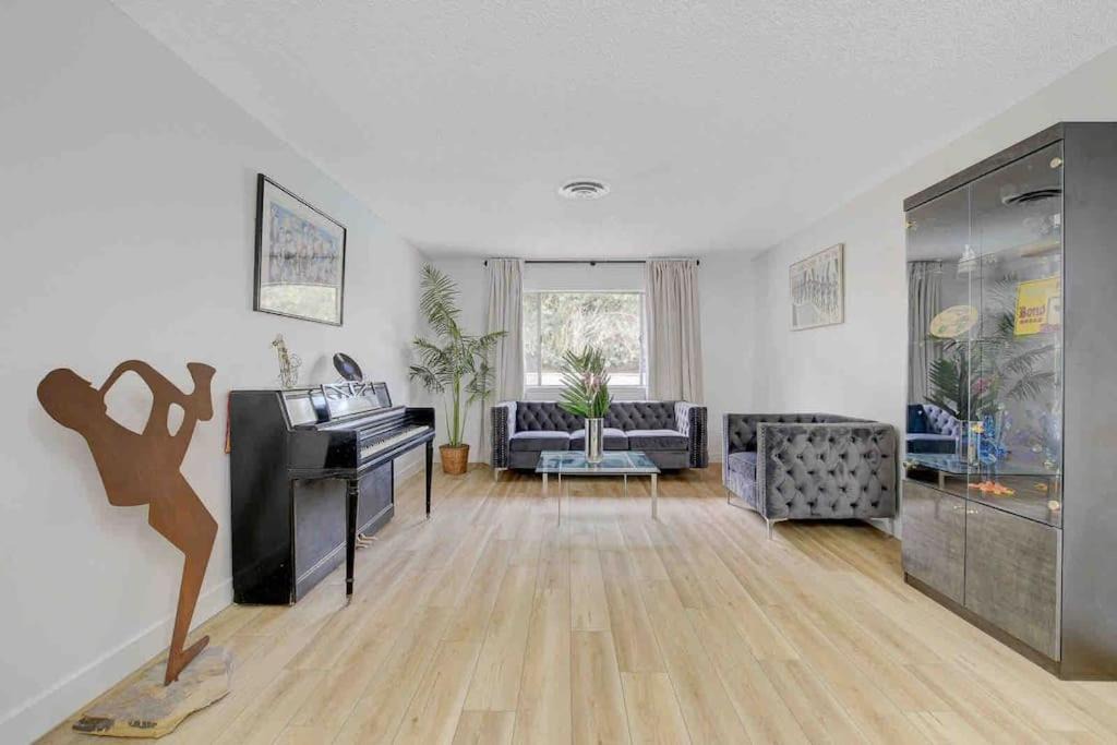 Photo of Livingroom in Paradise