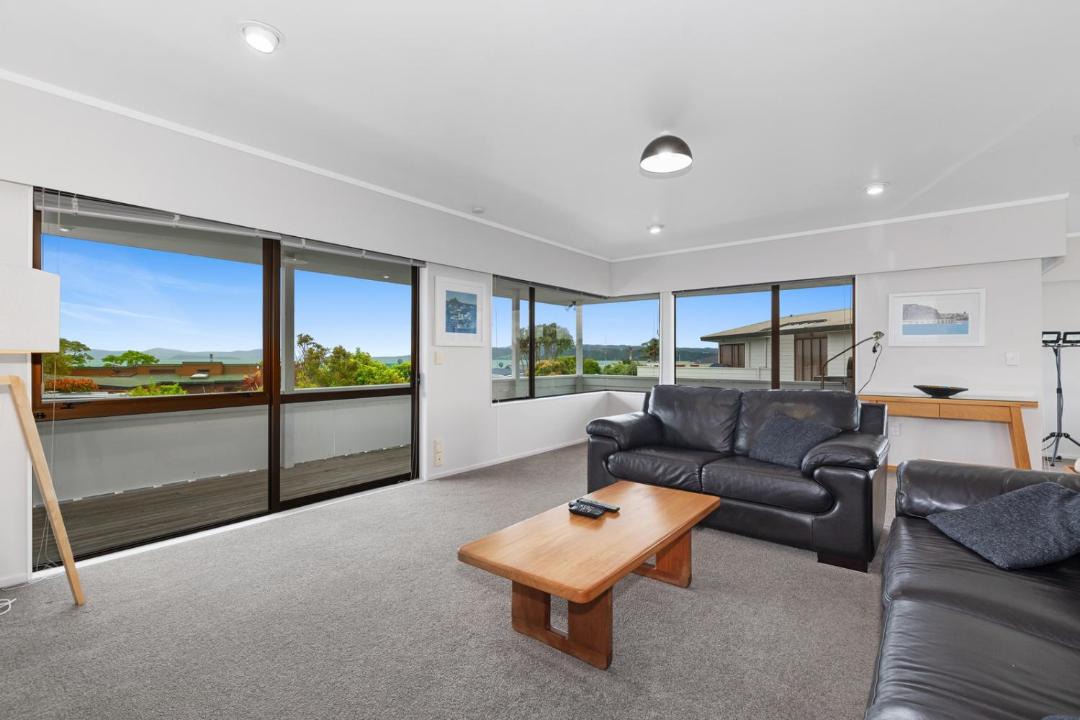 Photo of Livingroom in One Tree Point
