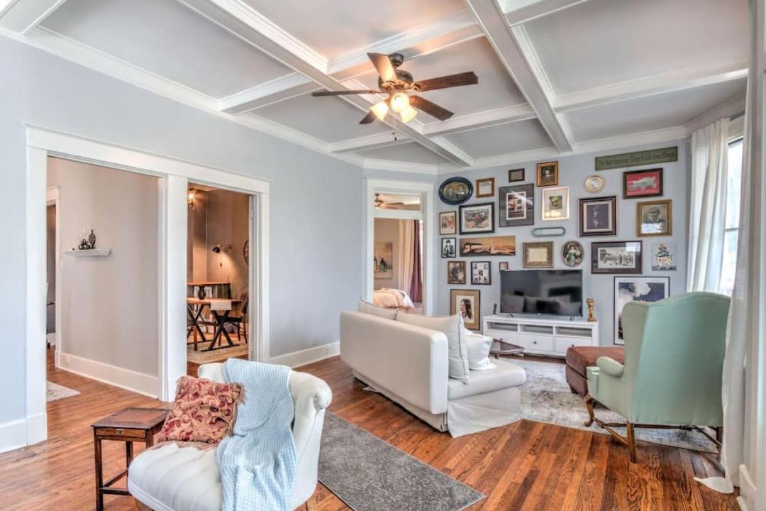 Photo of Livingroom in Central Midtown