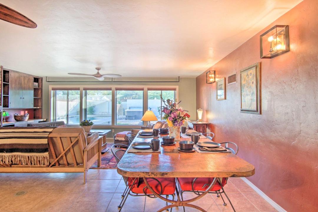 Photo of Livingroom in Peter Howell