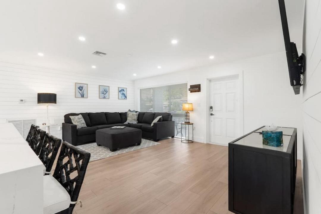 Photo of Livingroom in Deerfield Beach