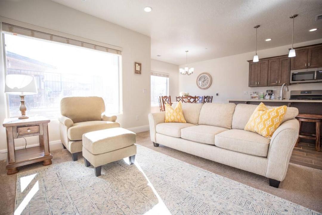Photo of Livingroom in Hurricane