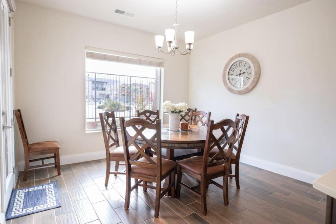 Photo of Livingroom in Hurricane