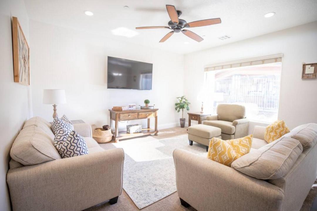 Photo of Livingroom in Hurricane