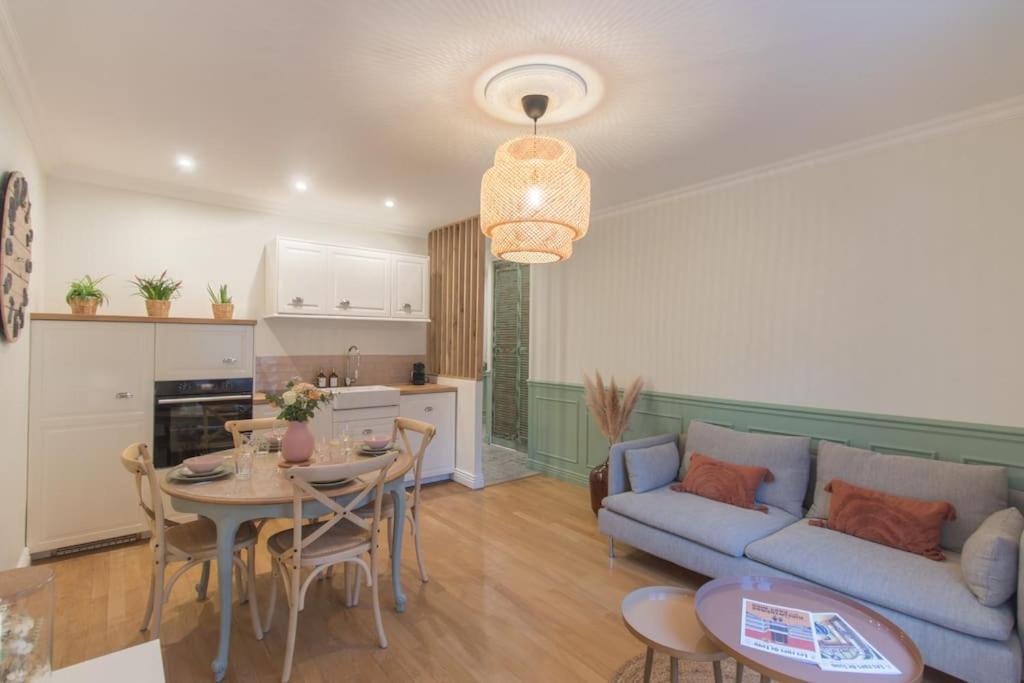 Photo of Livingroom in Richard Vitton - Chambovet