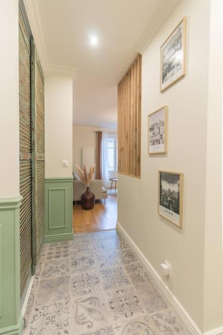 Photo of Livingroom in Richard Vitton - Chambovet