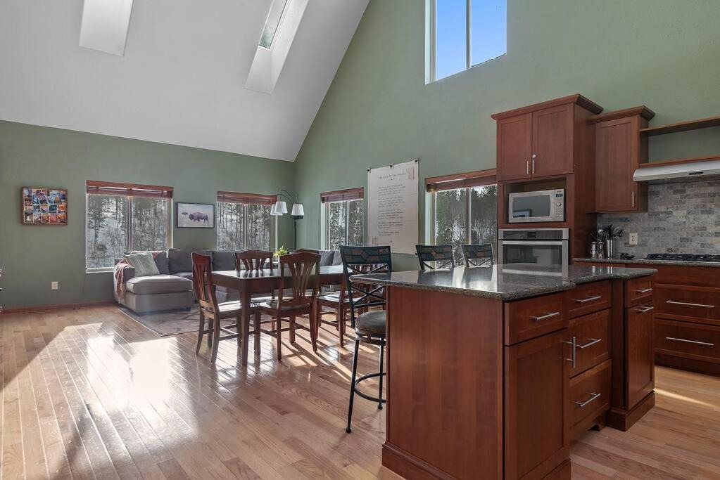 Photo of Livingroom in Hill City