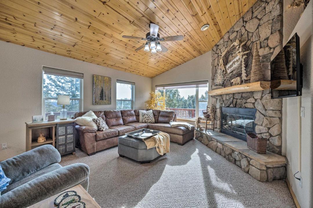 Photo of Livingroom in Woodland Park