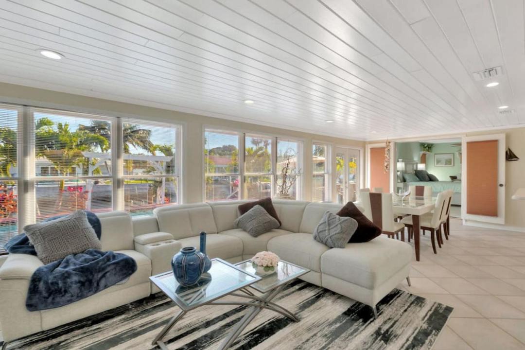 Photo of Livingroom in Deerfield Beach