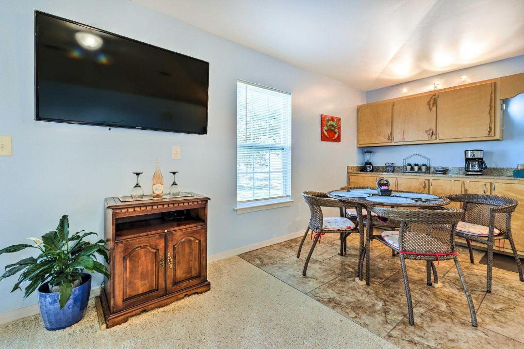 Photo of Livingroom in Theodore