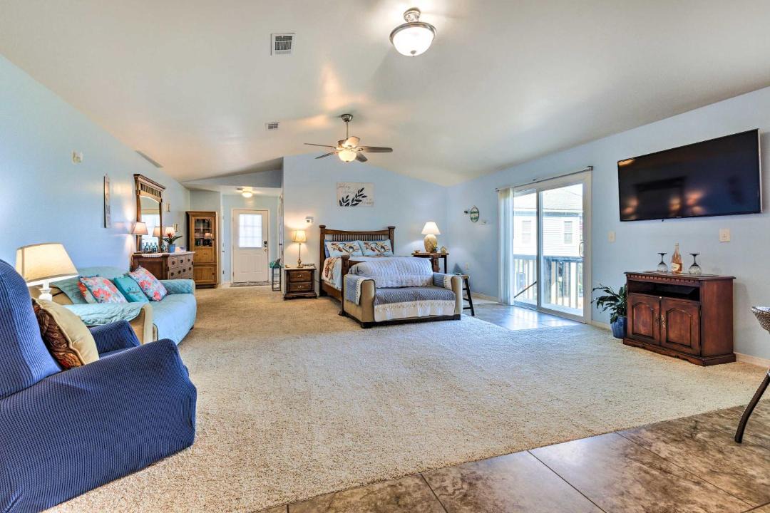 Photo of Livingroom in Theodore