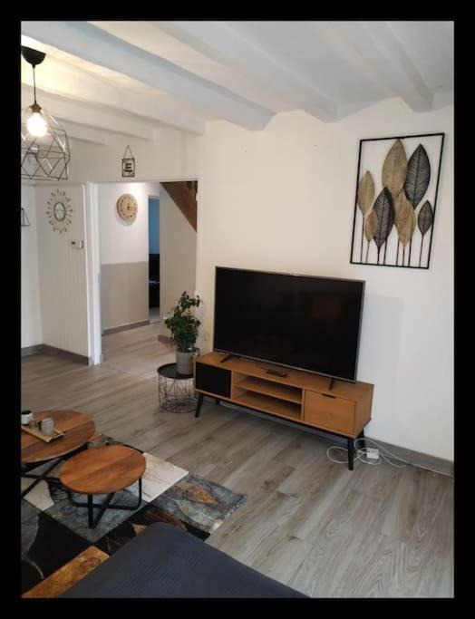 Photo of Livingroom in Sainte-Genevieve-des-Bois