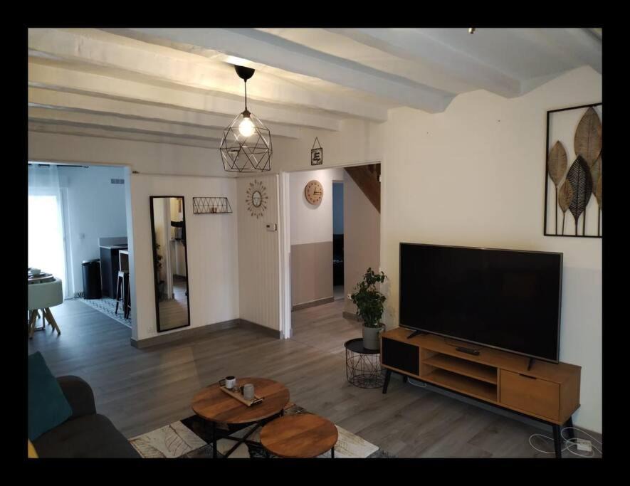 Photo of Livingroom in Sainte-Genevieve-des-Bois