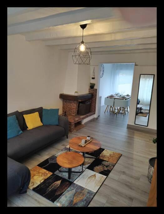 Photo of Livingroom in Sainte-Genevieve-des-Bois
