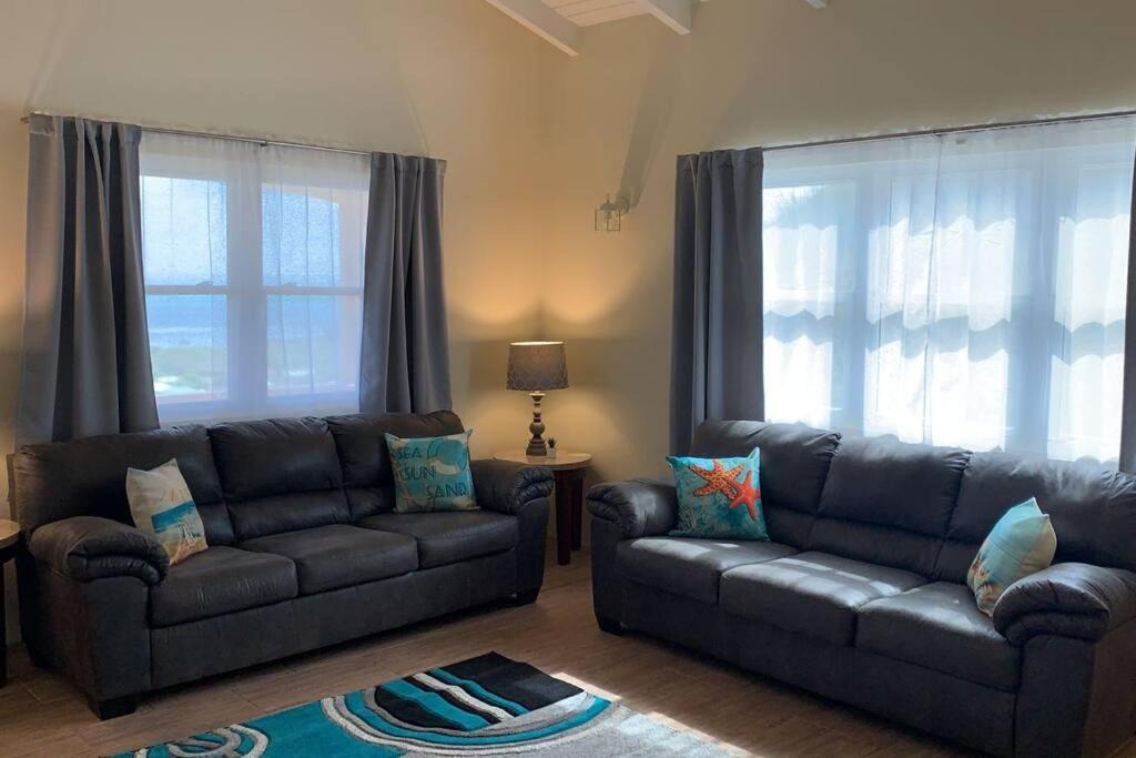 Photo of Livingroom in Cades Bay